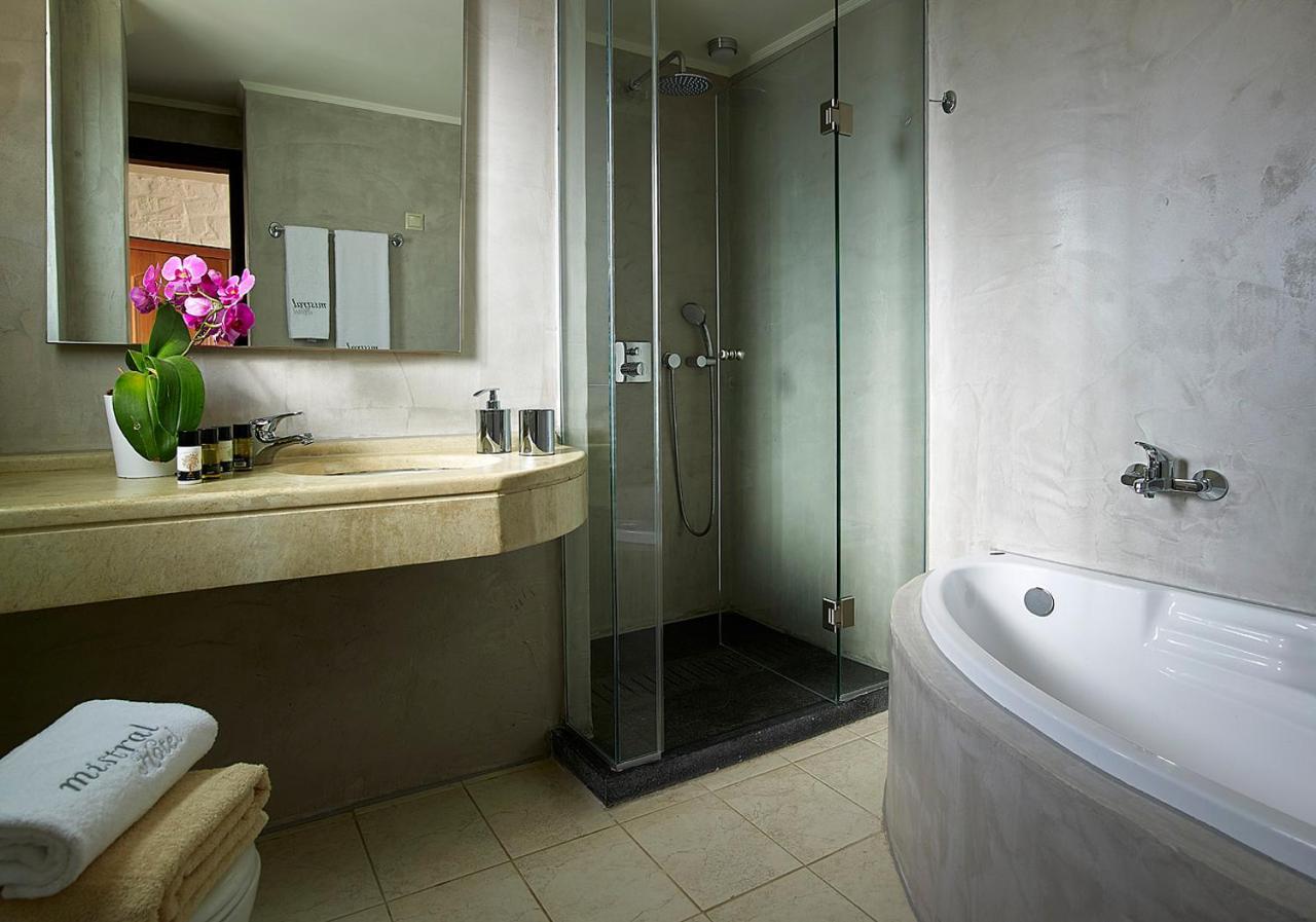 Mistral Hotel - For Solo Travelers Máleme Luaran gambar