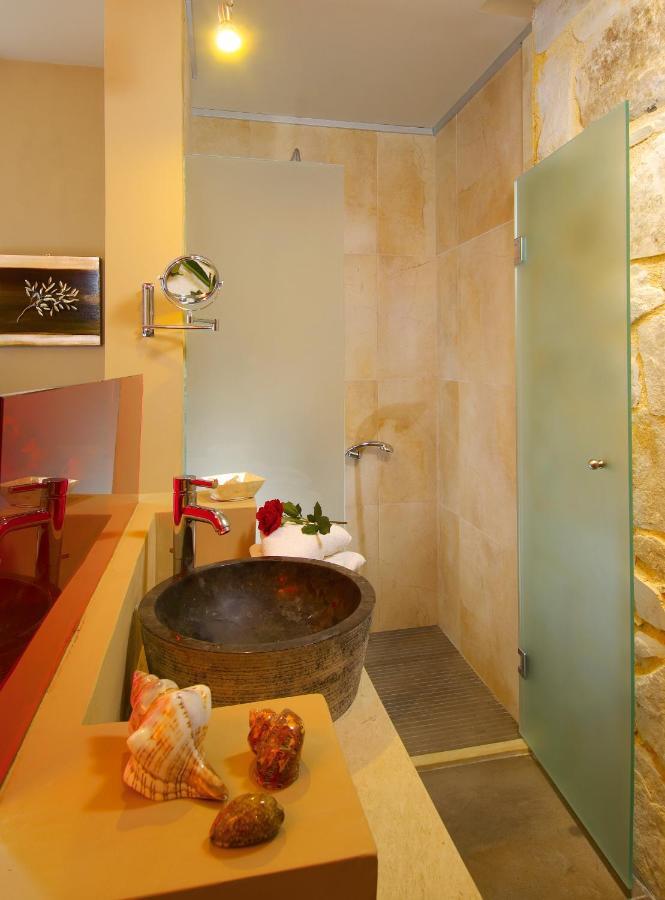 Mistral Hotel - For Solo Travelers Máleme Luaran gambar